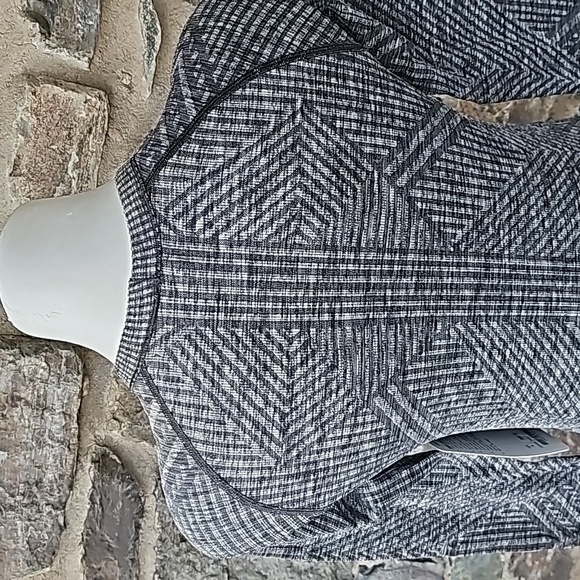 NWT Lululemon Rest Less Pullover (First Release) Heathered Black Size 4 - Picture 11 of 14